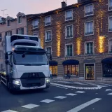 Renault Trucks D Wide 19-tonne model fitted with a Lamberet refrigerated body: city driving and deliveries