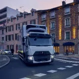 Renault Trucks D Wide 19-tonne model fitted with a Lamberet refrigerated body: city driving and deliveries