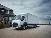 Renault Trucks D 16-tonne lorry fitted with a Régnault body: delivery to a seaside restaurant