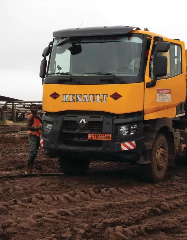 Logging Renault Trucks in Cameroon